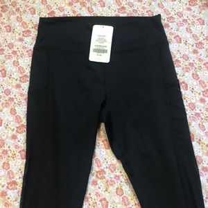NWT Fabletics Mila high-waisted pocket legging